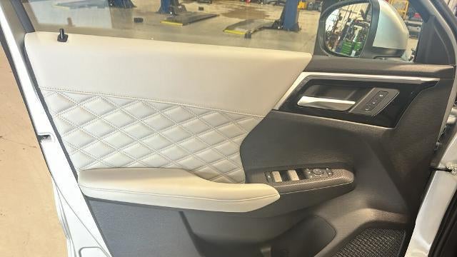2025 Mitsubishi Outlander PHEV SEL