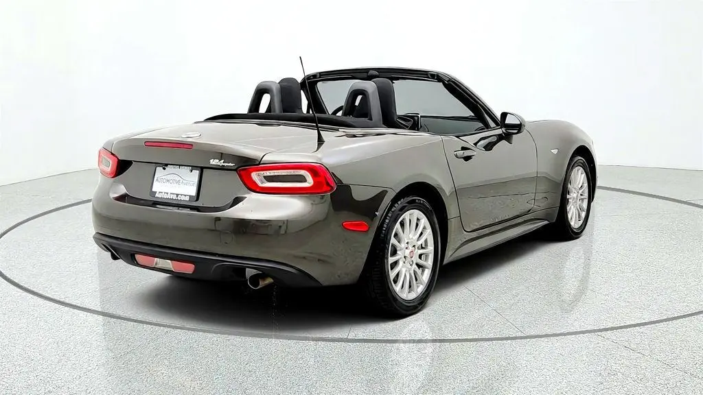 2017 FIAT 124 Spider - $11,995