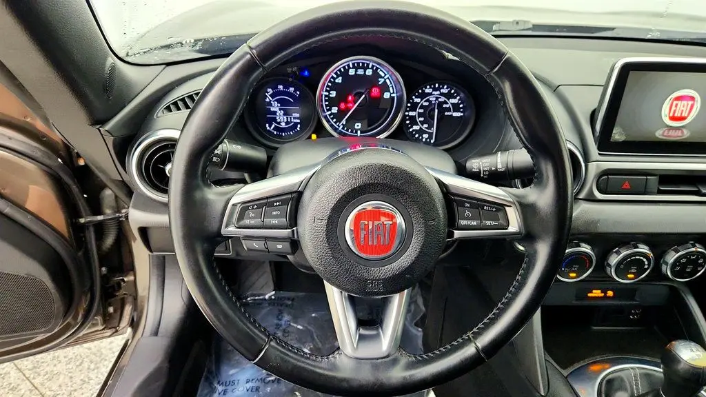 2017 FIAT 124 Spider - $11,995
