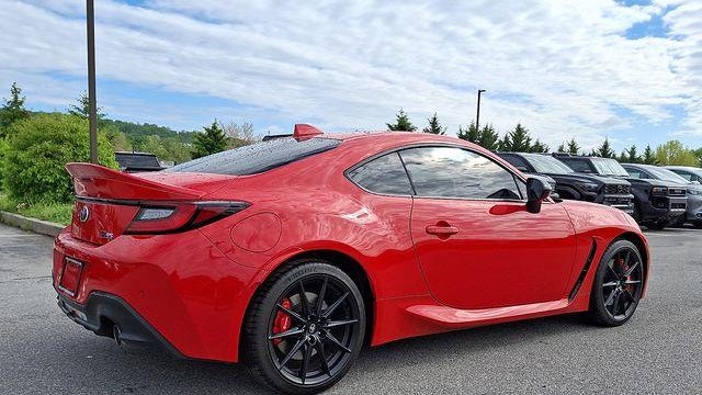 2025 Toyota GR86 Premium