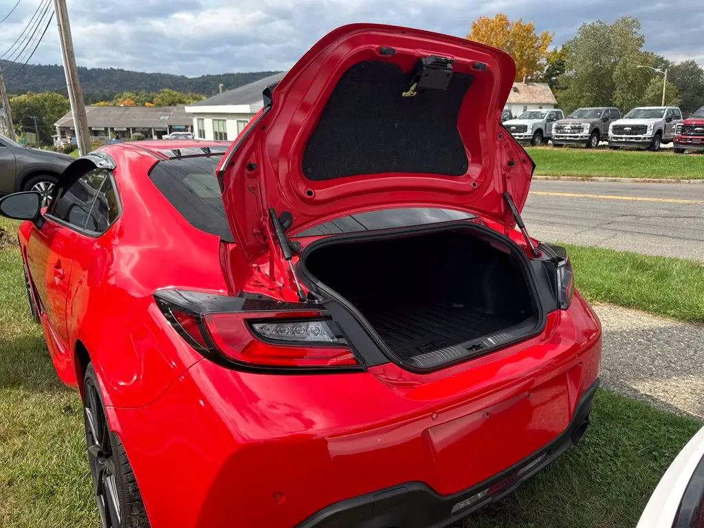 2025 Toyota 86 - $31,999