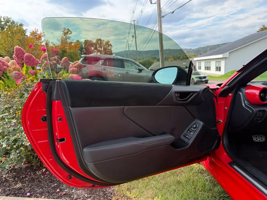 2025 Toyota 86 - $31,999