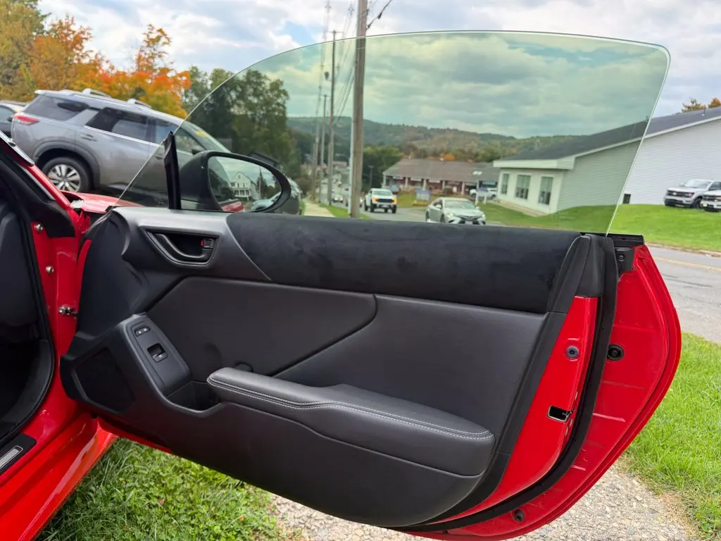 2025 Toyota 86 - $31,999
