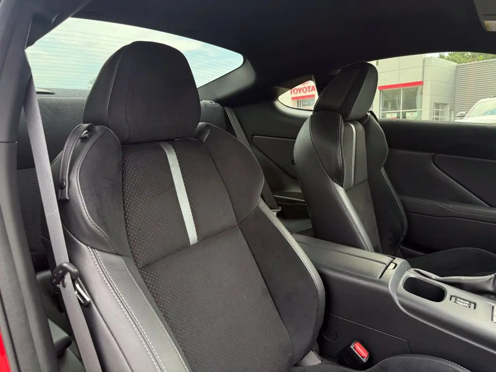 2025 Toyota 86 - $31,999