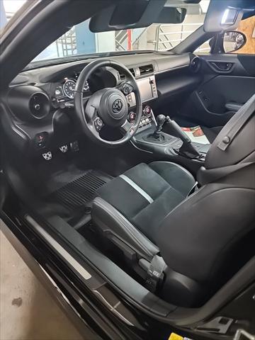 2025 Toyota 86 - $35,998