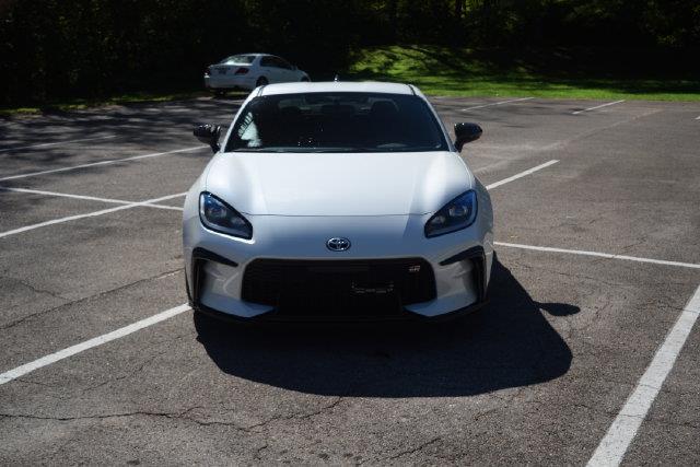 2024 Toyota 86 - $33,000