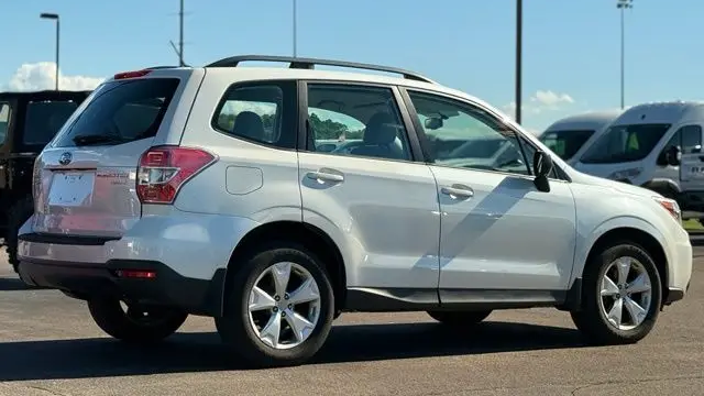 2015 Subaru Forester 2.5i