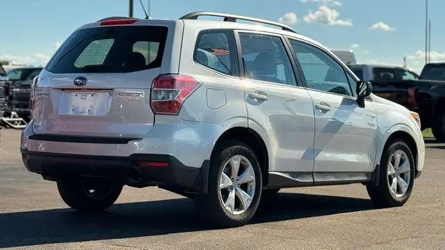 2015 Subaru Forester 2.5i