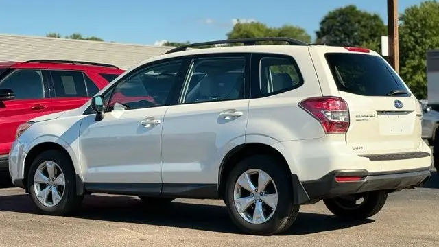 2015 Subaru Forester 2.5i
