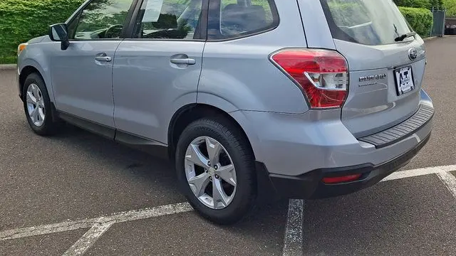 2016 Subaru Forester 2.5i