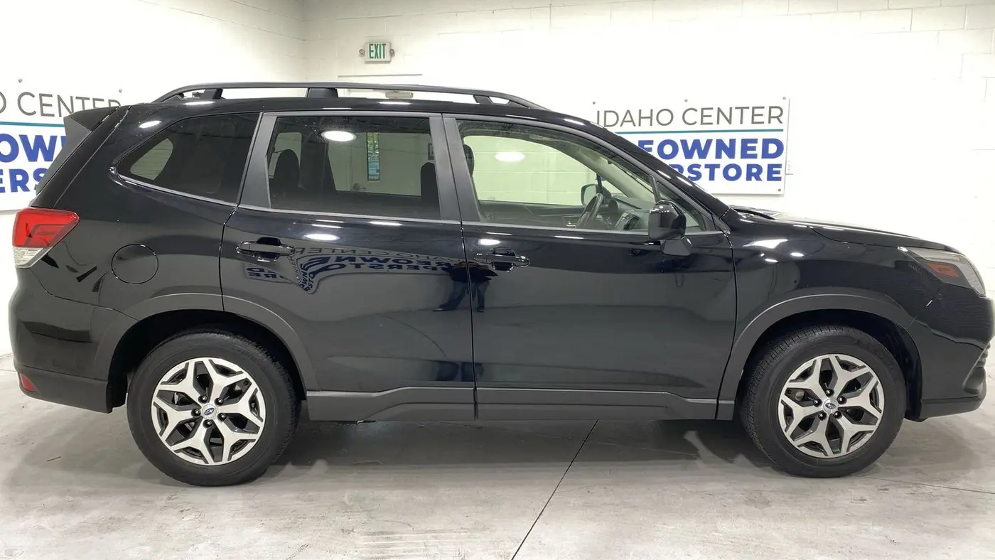 2024 Subaru Forester Premium