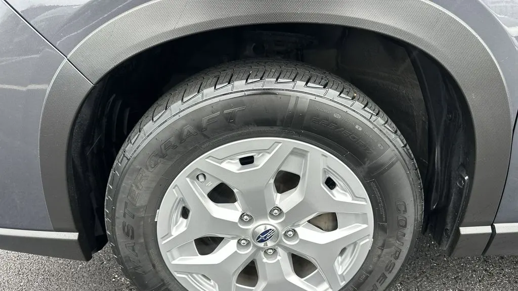2023 Subaru Forester Base