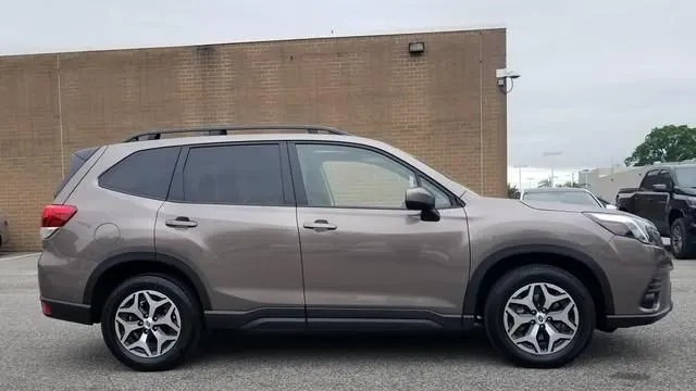 2024 Subaru Forester Premium