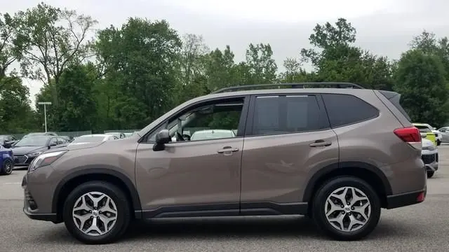 2024 Subaru Forester Premium