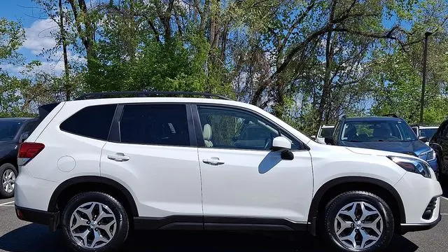 2024 Subaru Forester Premium