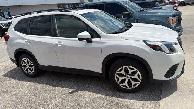 2023 Subaru Forester Premium
