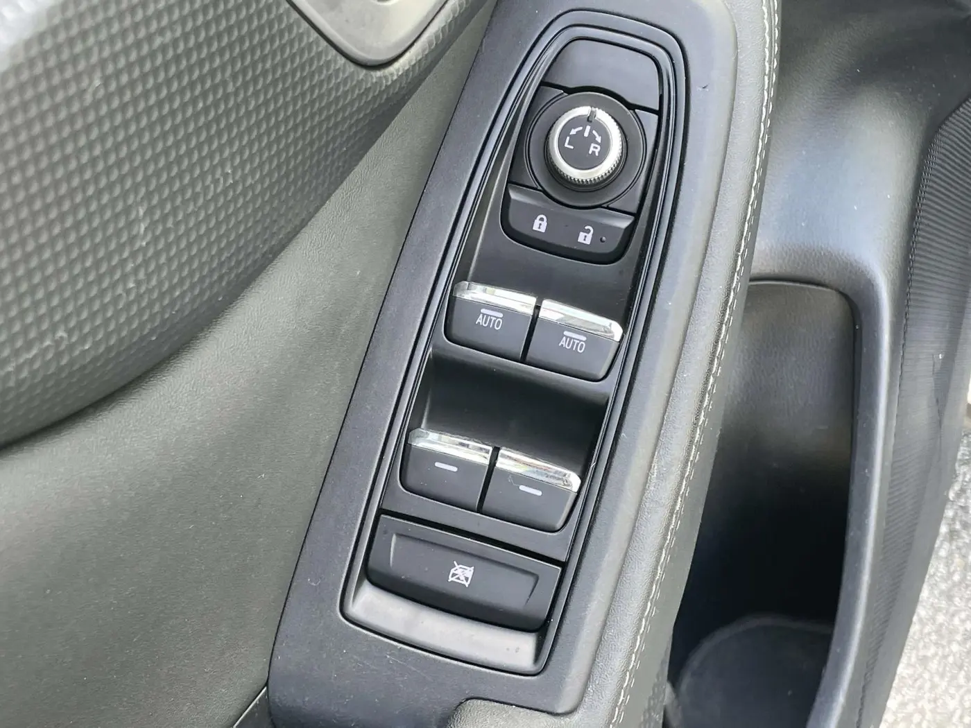 2020 Subaru Forester - $27,600