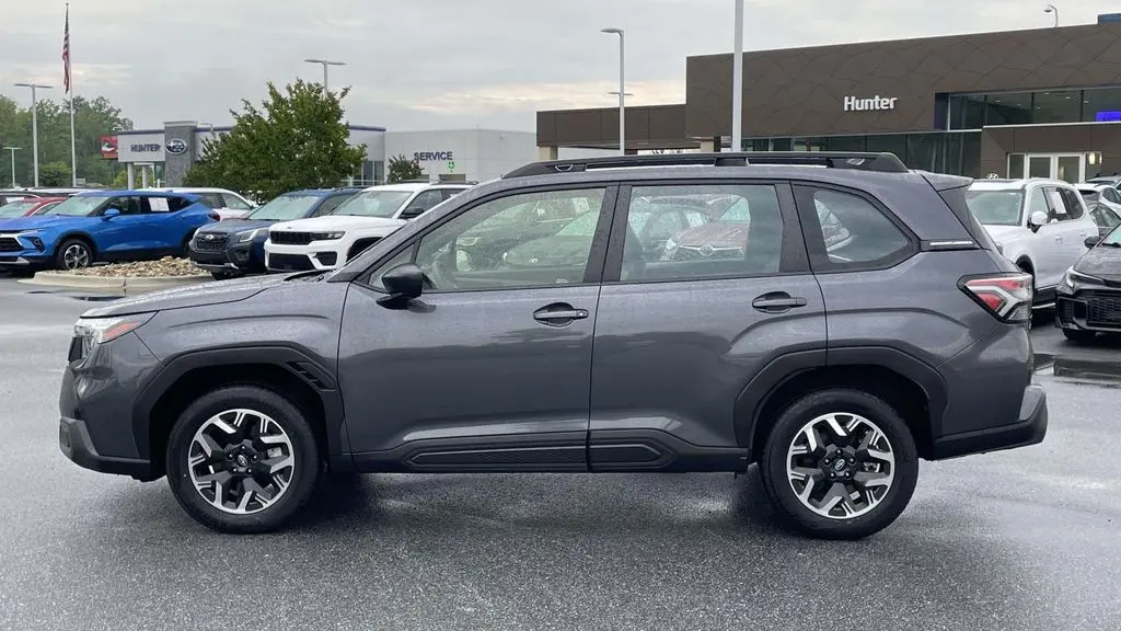 2025 Subaru Forester Base