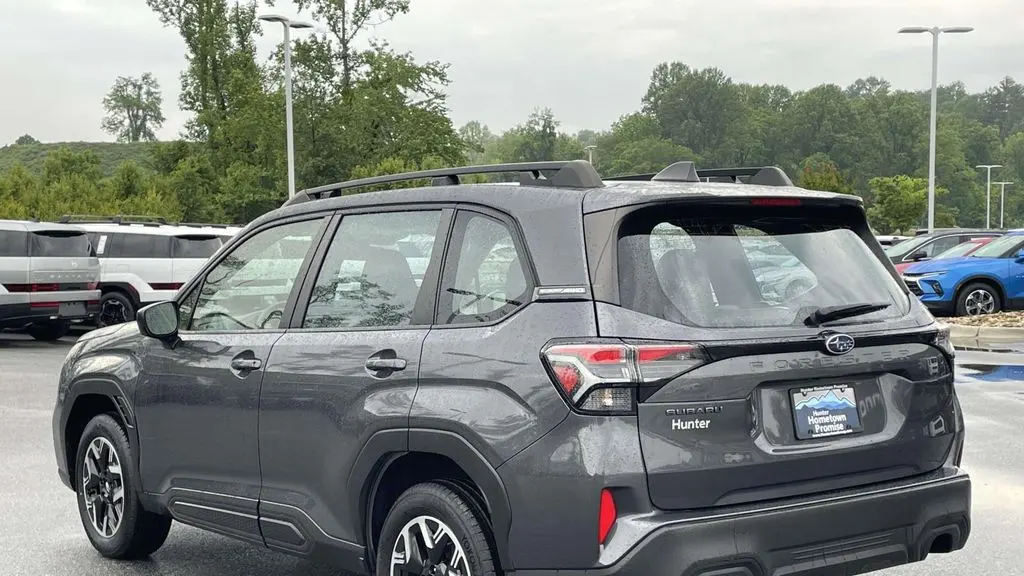 2025 Subaru Forester Base