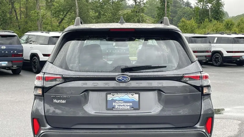 2025 Subaru Forester Base