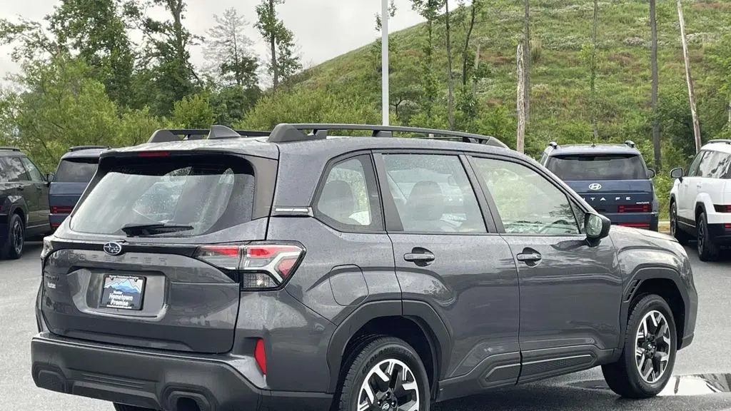 2025 Subaru Forester Base