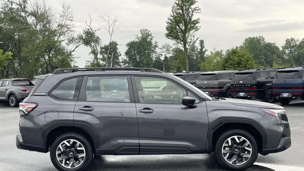 2025 Subaru Forester Base