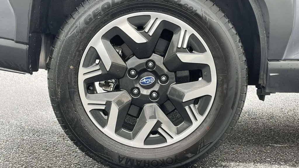 2025 Subaru Forester Base