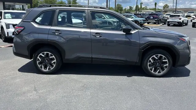 2025 Subaru Forester Base