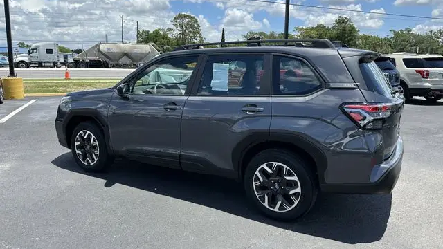 2025 Subaru Forester Base