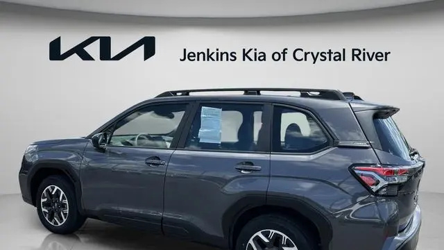 2025 Subaru Forester Base
