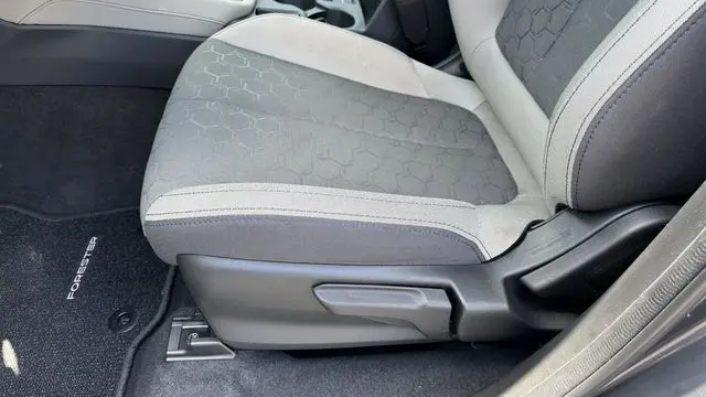 2025 Subaru Forester Base