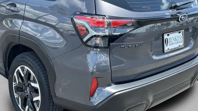 2025 Subaru Forester Base
