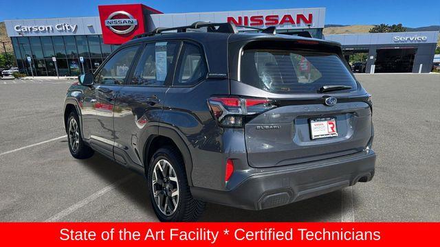 2025 Subaru Forester Base