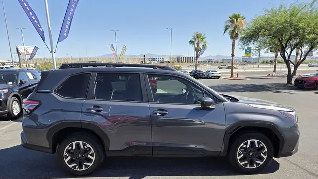 2025 Subaru Forester Base