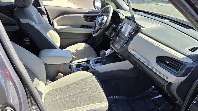 2025 Subaru Forester Base