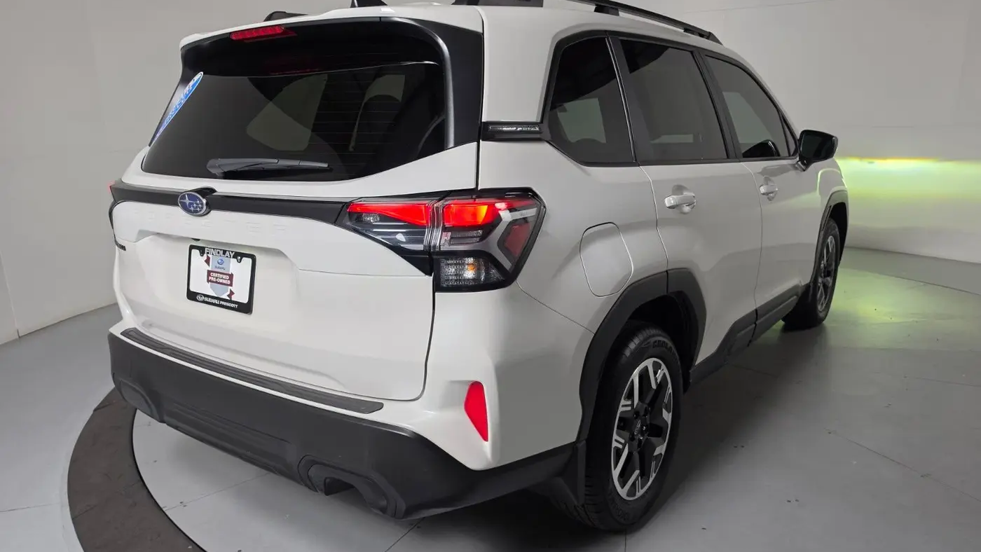 2025 Subaru Forester Premium