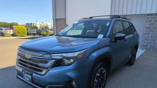 2025 Subaru Forester Premium