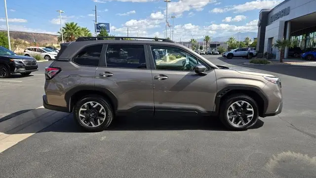 2025 Subaru Forester Premium