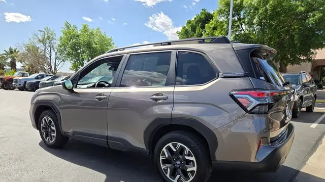 2025 Subaru Forester Premium