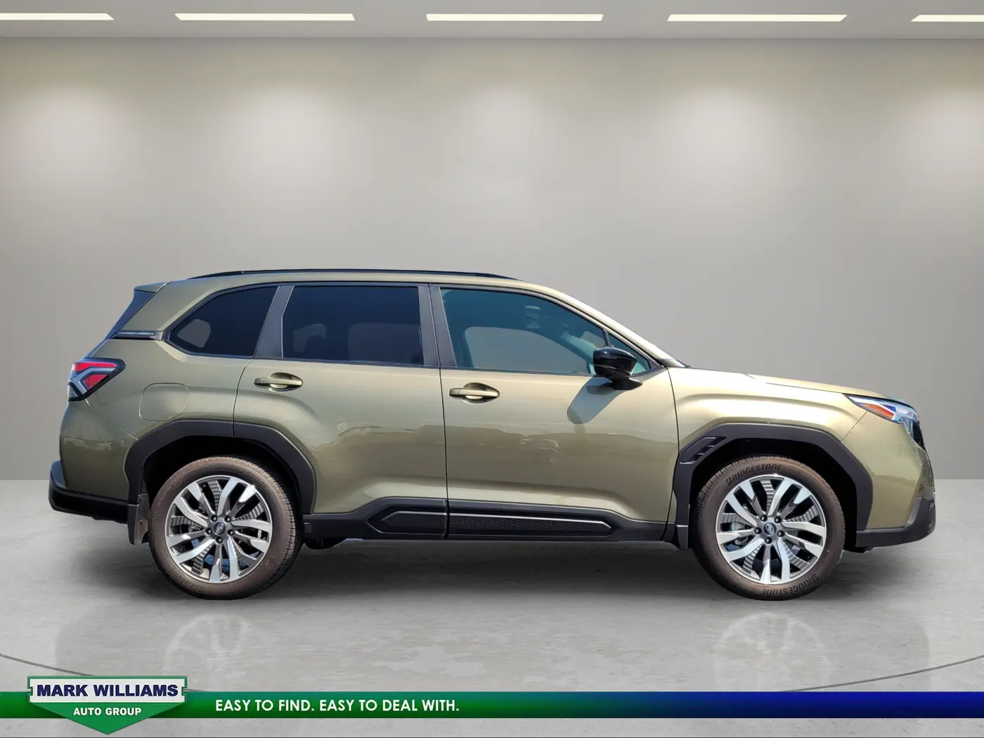 2025 Subaru Forester Touring — photo 1 of 12