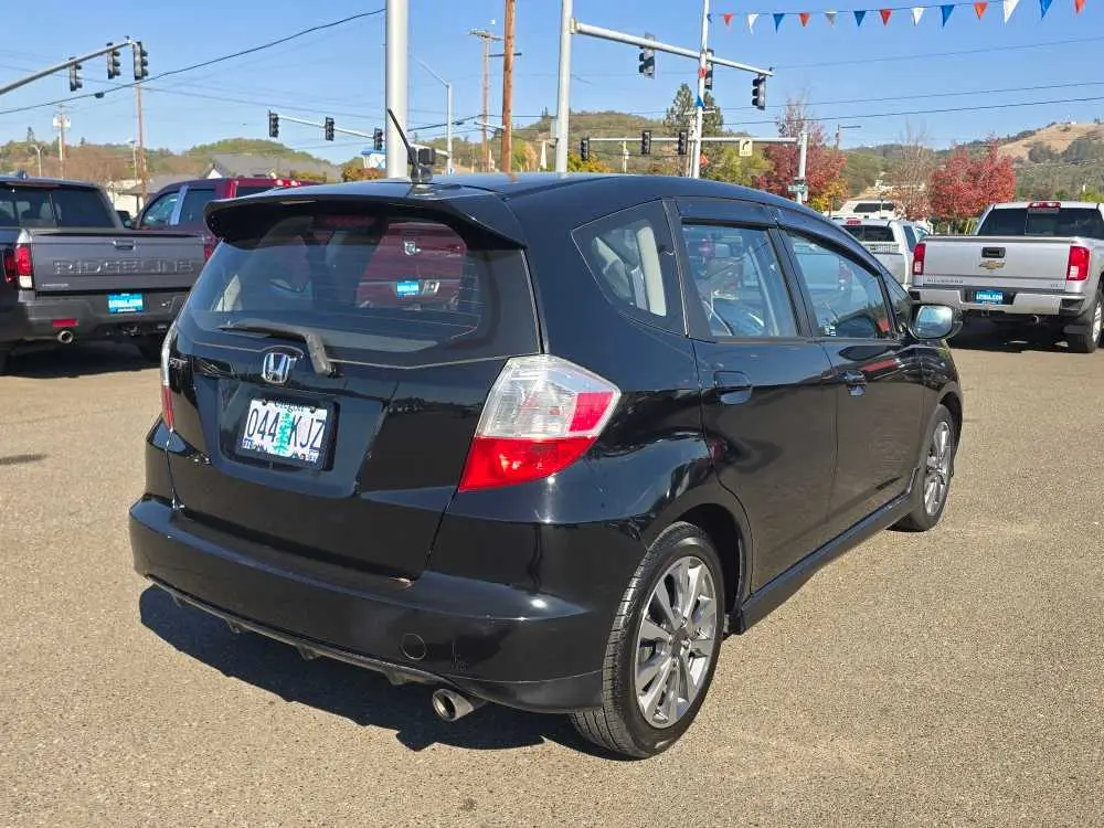 2013 Honda Fit - $11,249
