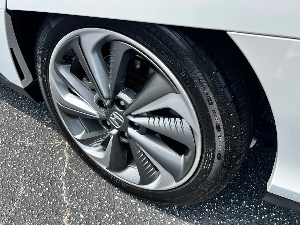 2021 Honda Clarity - $24,895