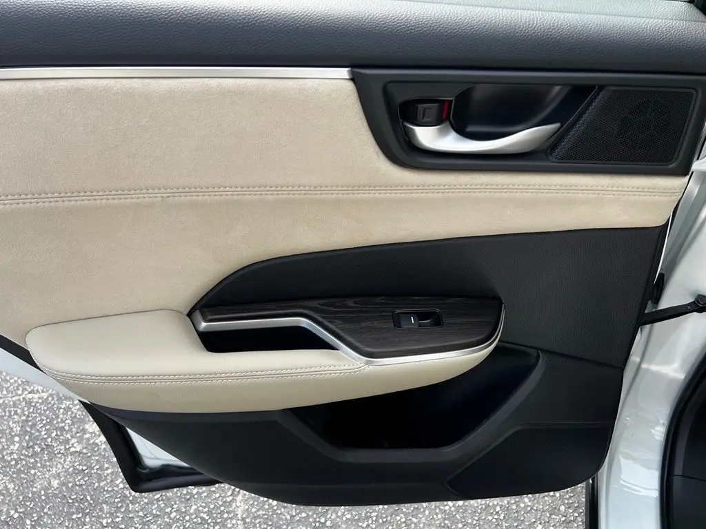 2021 Honda Clarity - $24,895