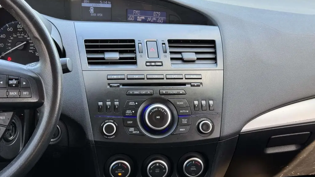 2013 Mazda Mazda3 i Touring