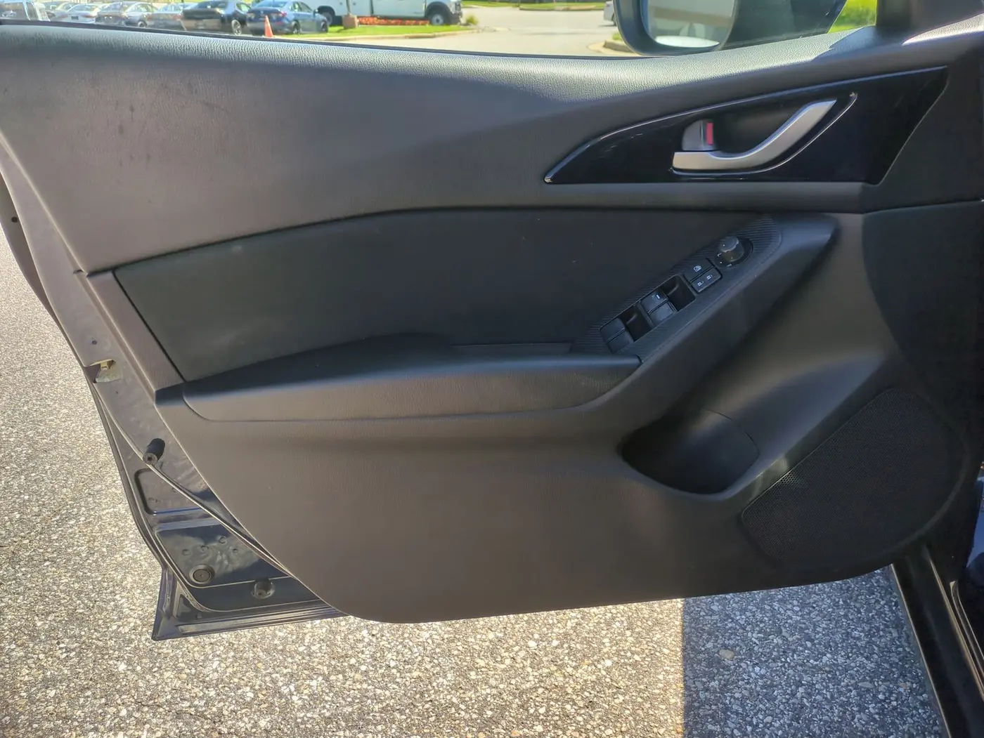 2014 MAZDA MAZDA3 - $11,200