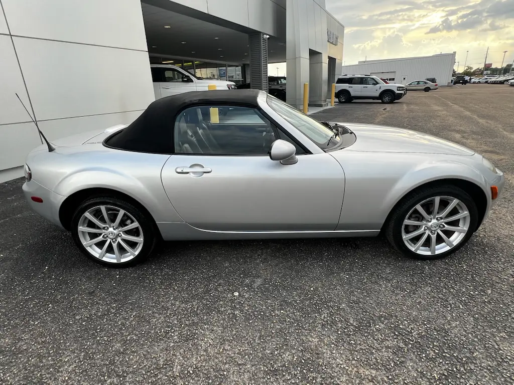 2007 MAZDA MX-5 - $11,885