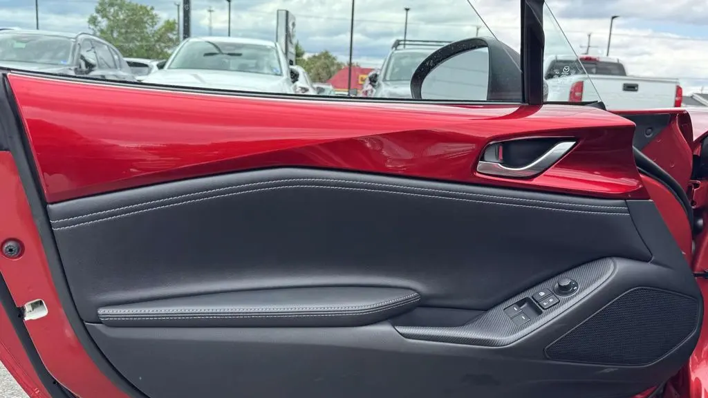 2025 Mazda MX-5 Miata Club