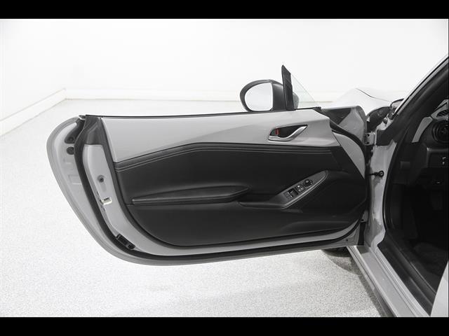 2025 MAZDA MX-5 - $32,500