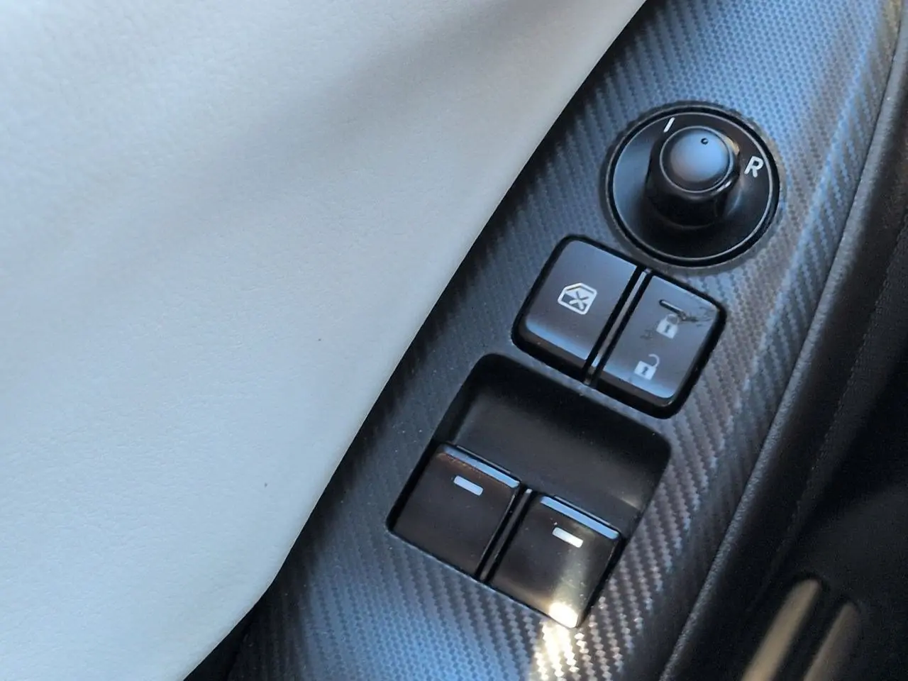 2021 MAZDA MX-5 - $27,106