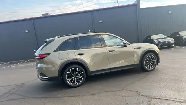2025 Mazda CX-70 Plug-in Hybrid Premium